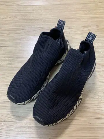새상품급 ZARA 메쉬 슬립온 스니커즈 블랙 22.5cm