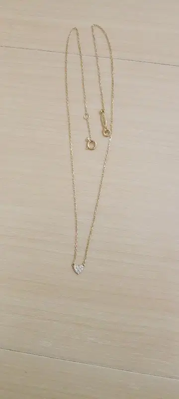 아커 목걸이