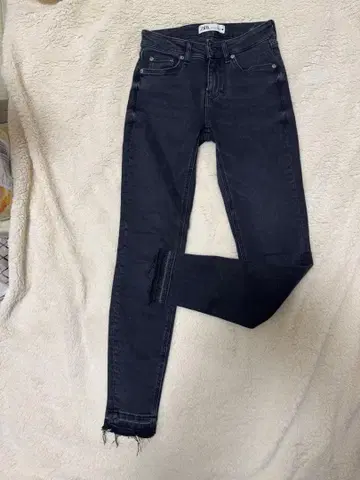 ZARA 다크 그레이 스키니 데님 34