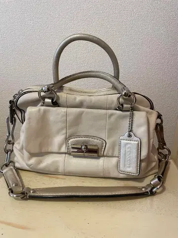 화이트 핸드백 숄더백