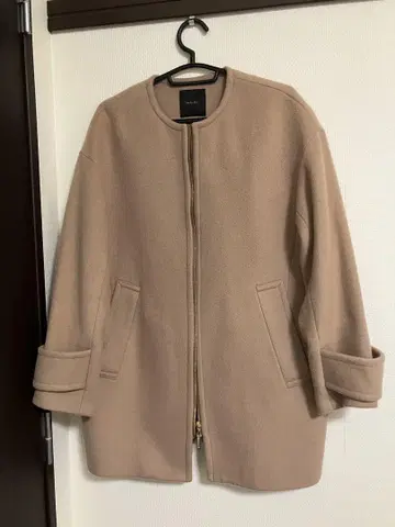 Spick and Span 노카라 코트