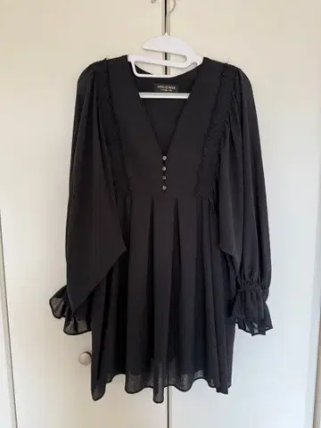 HUG O WaR 허그아워 조젯 볼륨 슬리브 블라우스