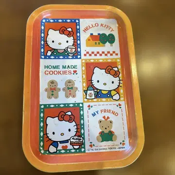 쇼와 레트로! 레어한 헬로키티 트레이