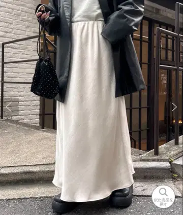 새틴 스커트