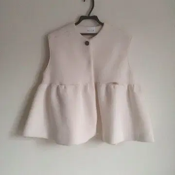 새상품급 ella selectshop 본딩 베스트 화이트