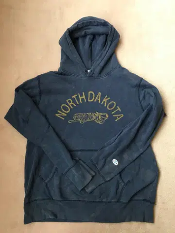 Champion 빈티지 후드티 NORTH DAKOTA 타이거 L