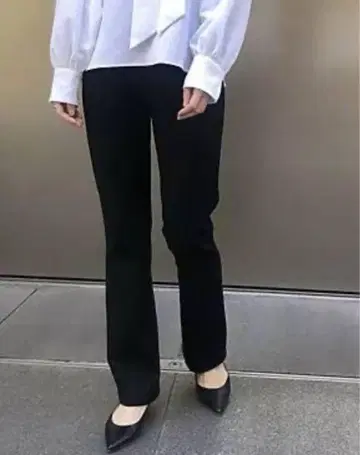 블랙 플레어 팬츠 스트레치 소재