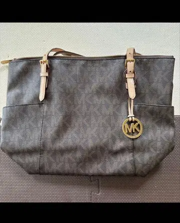 Michael Kors 다크 브라운 토트백