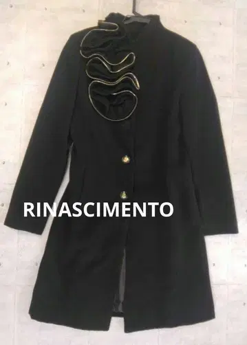 RINASCIMENTO 프릴 장식 블랙 코트