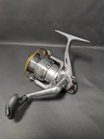 다이와 토너먼트 에어리티 2500 DAIWA