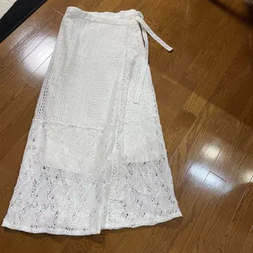 새상품급 화이트 레이스 랩 스커트