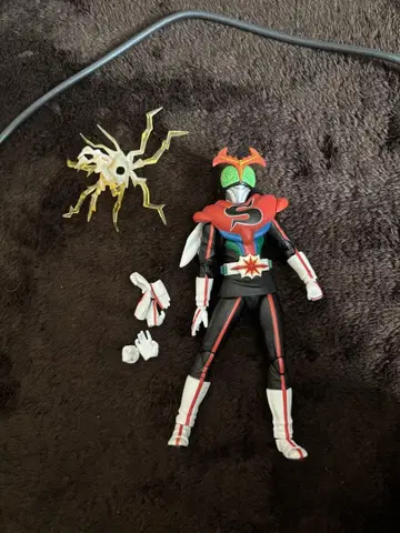 S.H.Figuarts 가면라이더 스트롱거 현상품