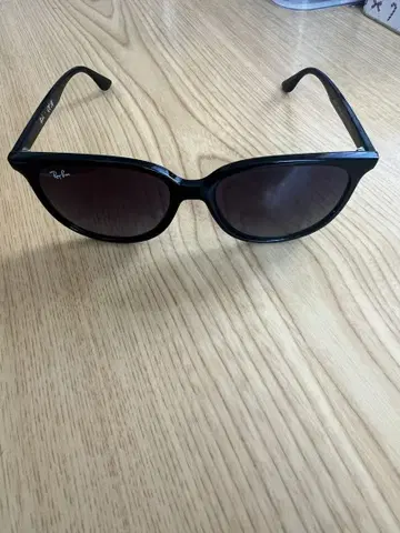 Ray-Ban RB4378