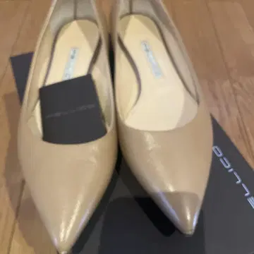 펠리코 베이지 펌프스