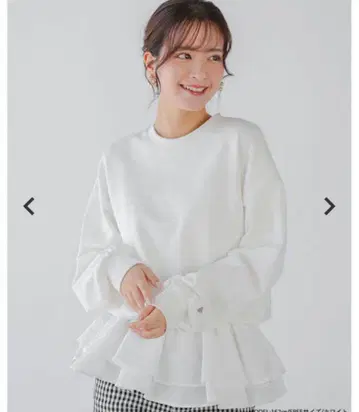 fitmore 핏모어 밑단 프릴 자카드 도킹 맨투맨 화이트
