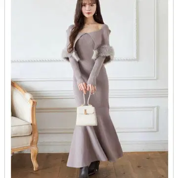 tocco closet 케이프 퍼 달린 머메이드 리브 니트 원피스 모카