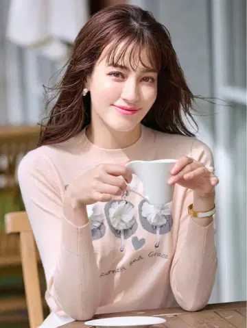 체스티 꽃무늬 자수 핑크 베이지 긴팔 니트 스웨터