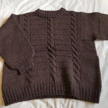 따뜻한 손뜨개질 스웨터 초코색