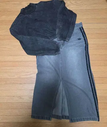 adidas 그레이 데님 스커트