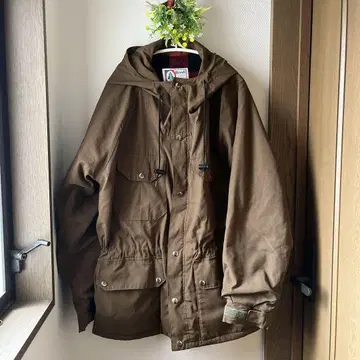 브라운 후드 부착 마운틴 코트