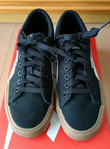 PUMA 블랙 스니커즈