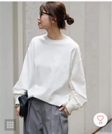 저널 스탠다드 턱 스웨트 셔츠 (화이트)