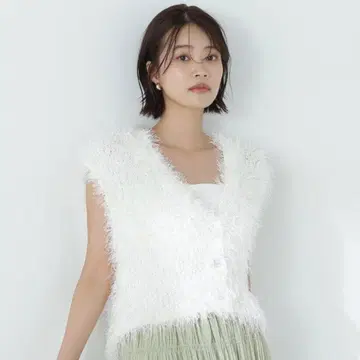 내추럴 뷰티 베이직 프린지 샤기 니트 베스트