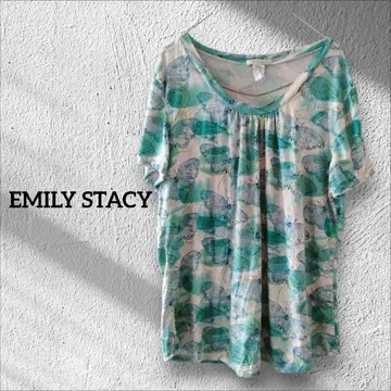 1점 한정 EMILY STACY 나비 프린트 반팔 티셔츠 13호
