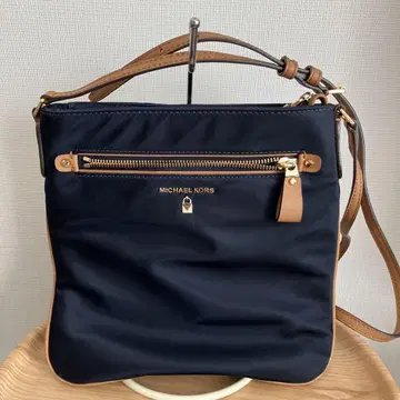 MICHAEL KORS 네이비 숄더백