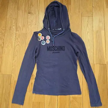 MOSCHINO JEANS 후드 부착 후드티 그레이 배지 부착