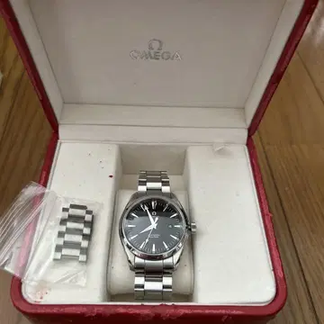 OMEGA 쿼츠 손목시계 블랙