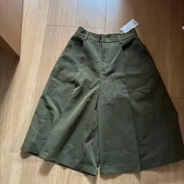 KBF 턱 가우초 팬츠 카키색