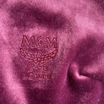 MCM 상의, 벨로아 소재