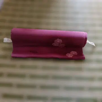 보라색 꽃무늬 자수 반폭 오비 6400엔