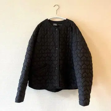 [ 24시간 이내 배송 ] ZARA 하트 퀼팅 자켓 노카라 블랙 S