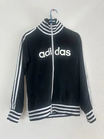 adidas 블랙 스트라이프 저지