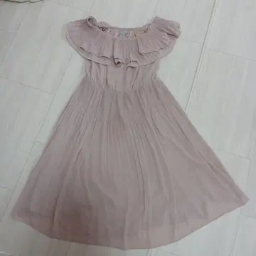 H&M 오프숄더 무릎 기장 원피스