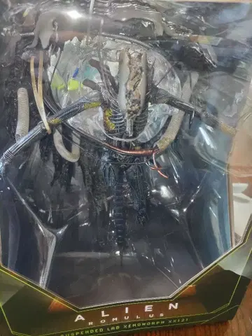 NECA 네카 서스펜디드 라보 제노모프 XX121 에이리언 로물루스