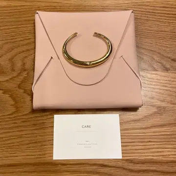 Gabriela Artigas C BANGLE