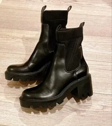 ZARA 블랙 사이드 고어 부츠