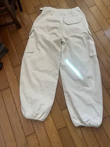 khaki 선포라이즈드 카고 팬츠 화이트