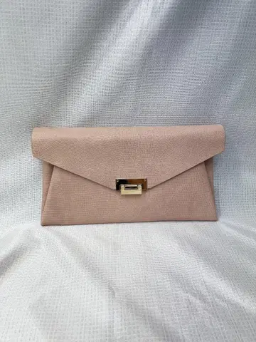 [ nouer ] 새상품 베이지 엔벨로프형 클러치백