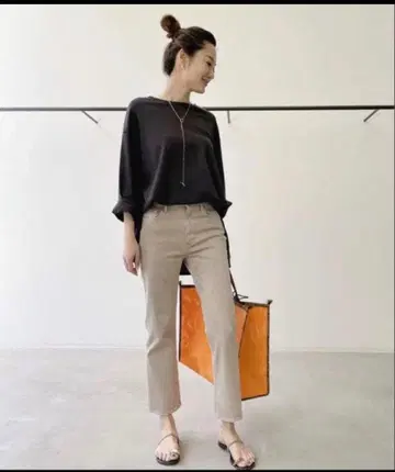 블랙 긴팔 티셔츠