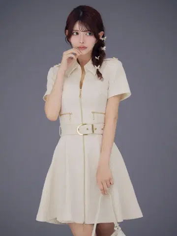 아이보리 지퍼 달린 A라인 드레스
