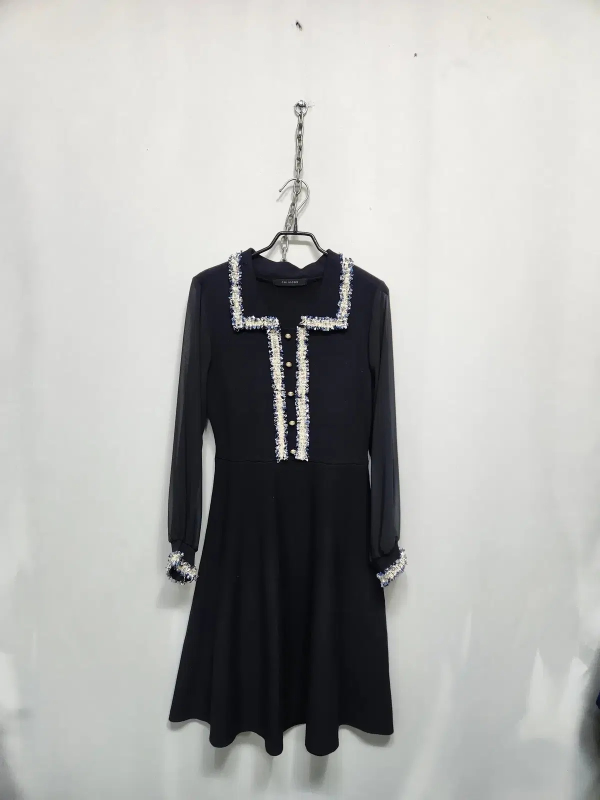 Coin Cozy Knit Onepiece (Sislou on sleeves) #코인코즈,#코인코즈원피스,#니트원피스,#트위트원피스  on Bunjang Global Site.