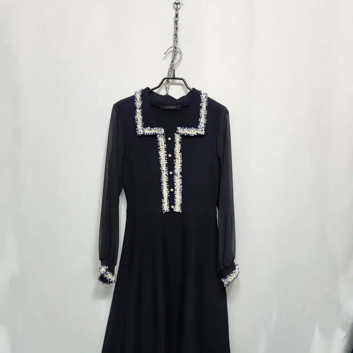 Coin Cozy Knit Onepiece (Sislou on sleeves) #코인코즈,#코인코즈원피스,#니트원피스,#트위트원피스  on Bunjang Global Site.