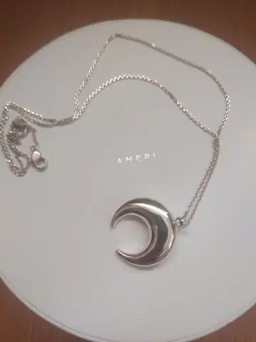 AMERI UND LUNA PLUMP NECKLACE