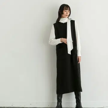 카구레 패치 포켓 크루넥 원피스