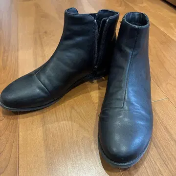 블랙 가죽 숏부츠 오리엔탈 트래픽