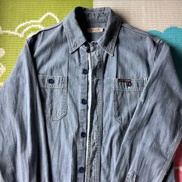 THIRD DENIM 라이트 블루 데님 셔츠